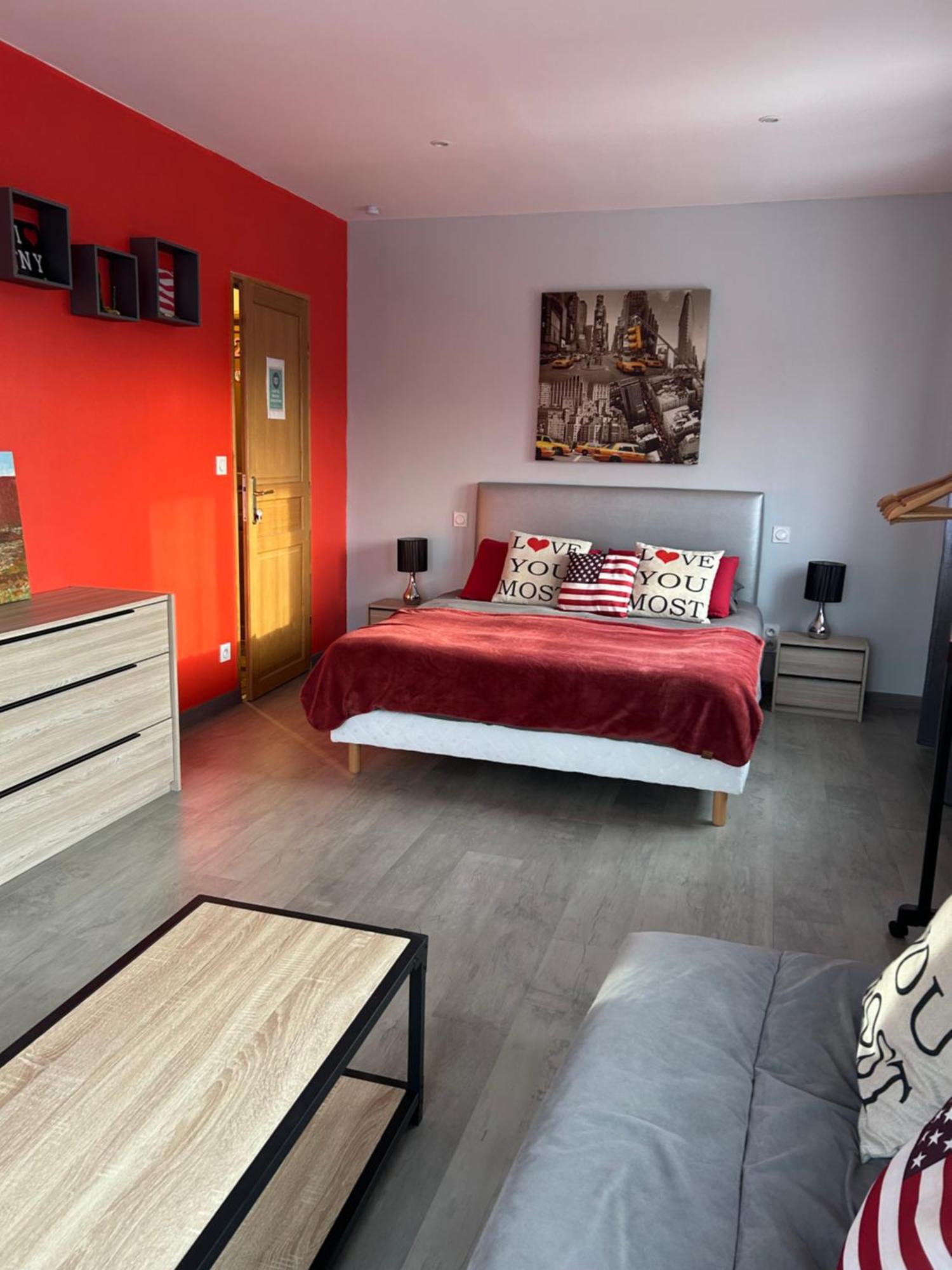 Chambres De Valerie Saint-Cyprien  Exterior photo